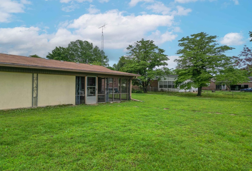 1037 END ST, Bolivar, Tennessee 38008-2424, 3 Bedrooms Bedrooms, 6 Rooms Rooms,2 BathroomsBathrooms,Residential,For Sale,END,10222457