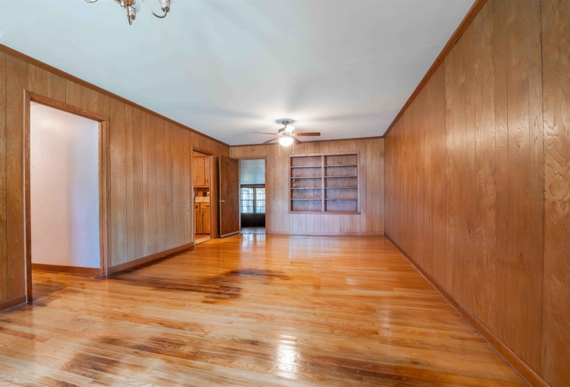 1037 END ST, Bolivar, Tennessee 38008-2424, 3 Bedrooms Bedrooms, 6 Rooms Rooms,2 BathroomsBathrooms,Residential,For Sale,END,10222457