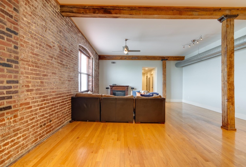 137 G E PATTERSON AVE, Memphis, Tennessee 38103, 2 Bedroom Bedrooms, 4 Room Rooms,2 BathroomBathrooms,Residential,For Sale,G E PATTERSON,0,10222458