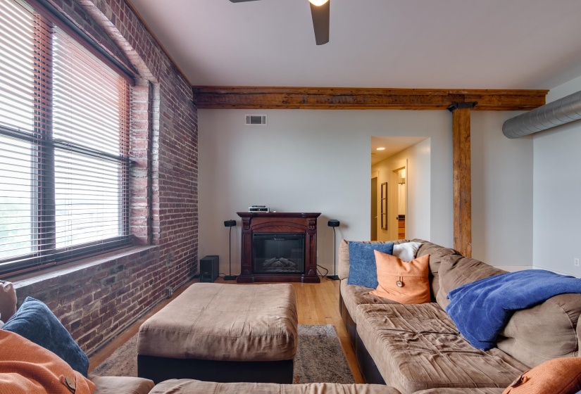 137 G E PATTERSON AVE, Memphis, Tennessee 38103, 2 Bedroom Bedrooms, 4 Room Rooms,2 BathroomBathrooms,Residential,For Sale,G E PATTERSON,0,10222458