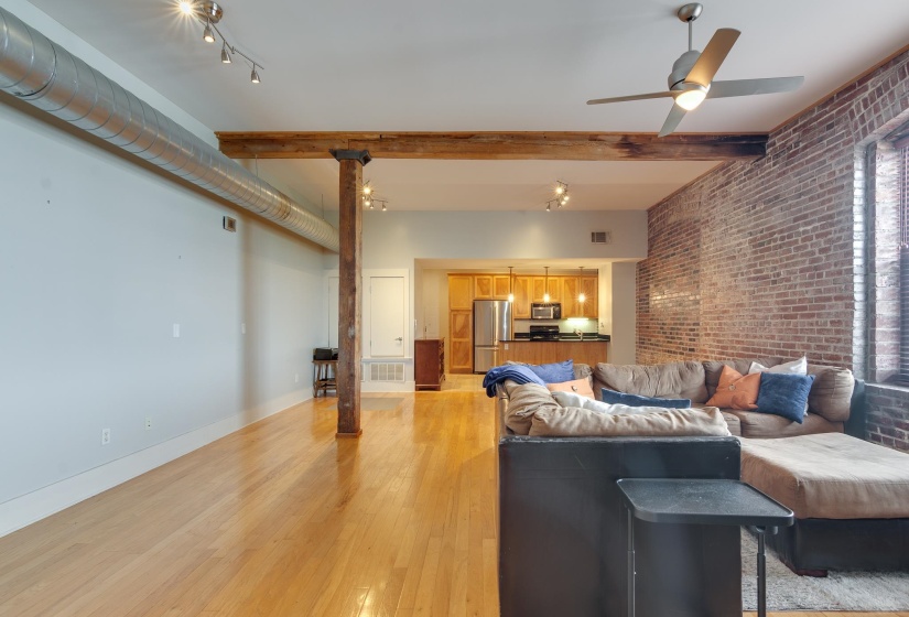 137 G E PATTERSON AVE, Memphis, Tennessee 38103, 2 Bedroom Bedrooms, 4 Room Rooms,2 BathroomBathrooms,Residential,For Sale,G E PATTERSON,0,10222458