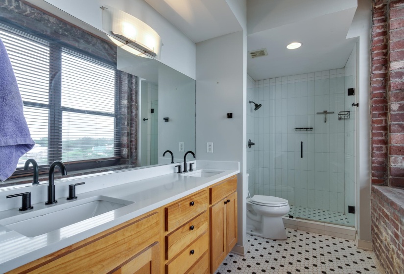 137 G E PATTERSON AVE, Memphis, Tennessee 38103, 2 Bedroom Bedrooms, 4 Room Rooms,2 BathroomBathrooms,Residential,For Sale,G E PATTERSON,0,10222458