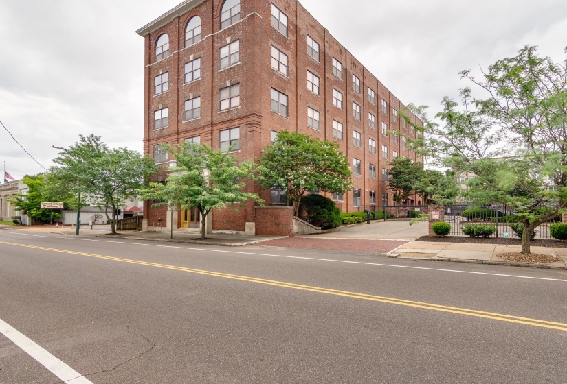 137 G E PATTERSON AVE, Memphis, Tennessee 38103, 2 Bedroom Bedrooms, 4 Room Rooms,2 BathroomBathrooms,Residential,For Sale,G E PATTERSON,0,10222458