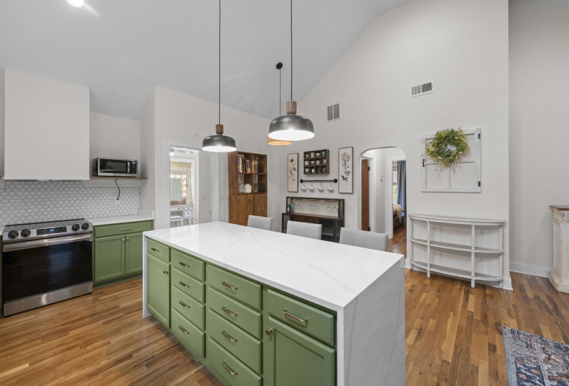 912 BROWER ST, Memphis, Tennessee 38111, 3 Bedroom Bedrooms, 6 Room Rooms,2 BathroomBathrooms,Residential,For Sale,BROWER,0,10222459