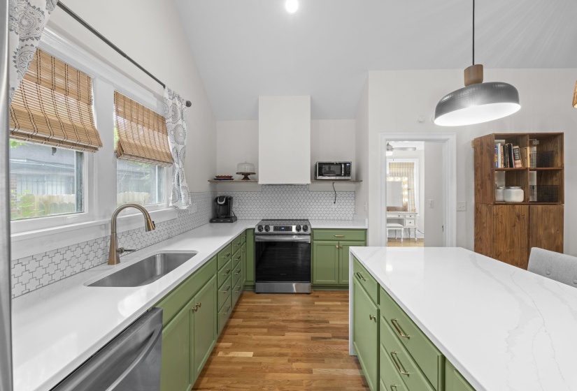 912 BROWER ST, Memphis, Tennessee 38111, 3 Bedroom Bedrooms, 6 Room Rooms,2 BathroomBathrooms,Residential,For Sale,BROWER,0,10222459