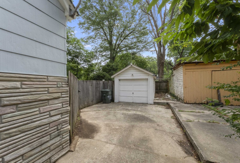 912 BROWER ST, Memphis, Tennessee 38111, 3 Bedroom Bedrooms, 6 Room Rooms,2 BathroomBathrooms,Residential,For Sale,BROWER,0,10222459