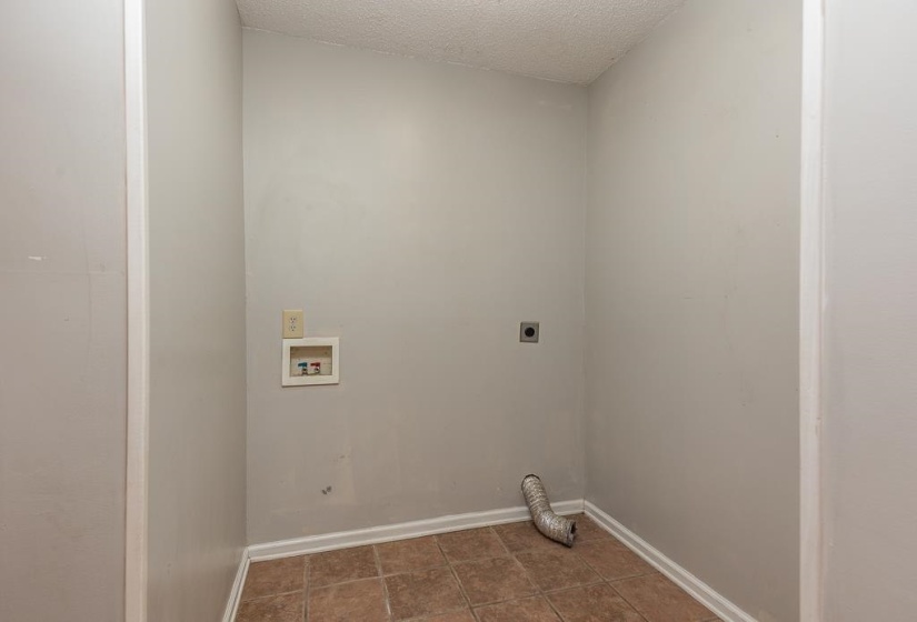 30 CENTER AVE, Munford, Tennessee 38058, 4 Bedrooms Bedrooms, 9 Rooms Rooms,2 BathroomsBathrooms,Residential,For Sale,CENTER,10222468