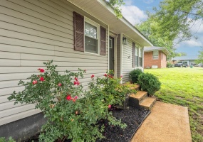30 CENTER AVE, Munford, Tennessee 38058, 4 Bedrooms Bedrooms, 9 Rooms Rooms,2 BathroomsBathrooms,Residential,For Sale,CENTER,10222468 30 CENTER AVE, Munford, Tennessee 38058, 4 Bedrooms Bedrooms, 9 Rooms Rooms,2 BathroomsBathrooms,Residential,For Sale,CENTER,10222468