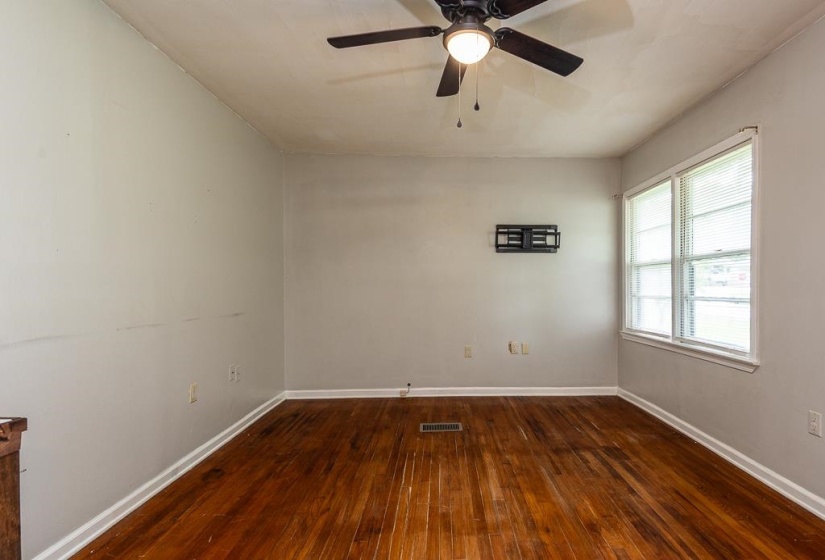 30 CENTER AVE, Munford, Tennessee 38058, 4 Bedrooms Bedrooms, 9 Rooms Rooms,2 BathroomsBathrooms,Residential,For Sale,CENTER,10222468