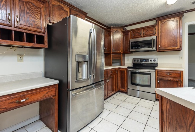 242 TIMOTHY RD, Atoka, Tennessee 38004, 3 Bedroom Bedrooms, 3 Room Rooms,2.1 BathroomBathrooms,Residential,For Sale,TIMOTHY,0,10222470