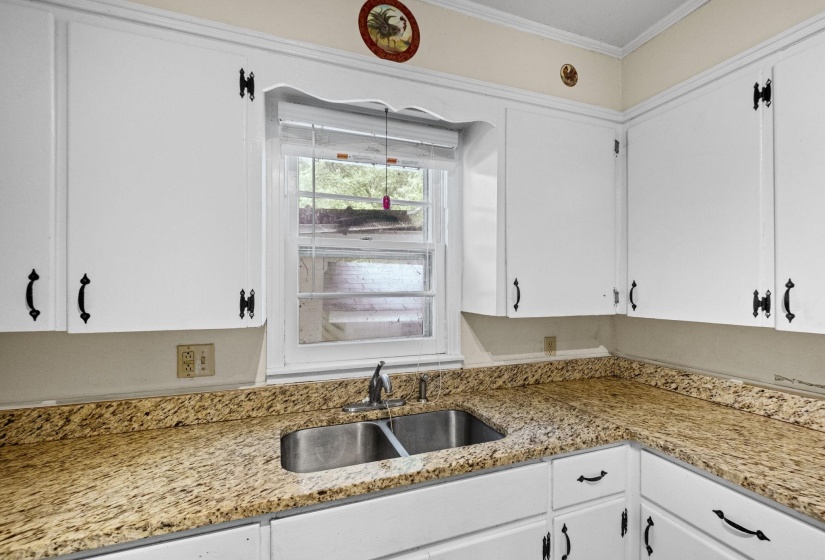 446 LENNANWOOD AVE, Covington, Tennessee 38019, 2 Bedrooms Bedrooms, 5 Rooms Rooms,1 BathroomBathrooms,Residential,For Sale,LENNANWOOD,10222478