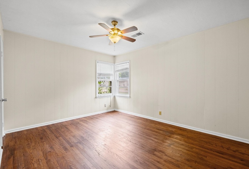 446 LENNANWOOD AVE, Covington, Tennessee 38019, 2 Bedrooms Bedrooms, 5 Rooms Rooms,1 BathroomBathrooms,Residential,For Sale,LENNANWOOD,10222478