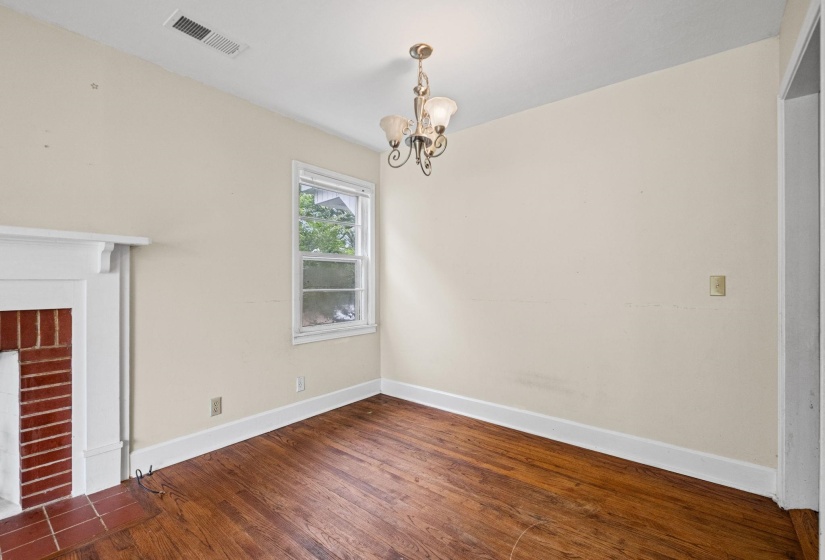 446 LENNANWOOD AVE, Covington, Tennessee 38019, 2 Bedrooms Bedrooms, 5 Rooms Rooms,1 BathroomBathrooms,Residential,For Sale,LENNANWOOD,10222478
