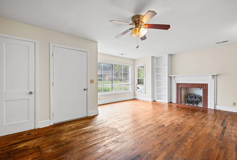 446 LENNANWOOD AVE, Covington, Tennessee 38019, 2 Bedrooms Bedrooms, 5 Rooms Rooms,1 BathroomBathrooms,Residential,For Sale,LENNANWOOD,10222478