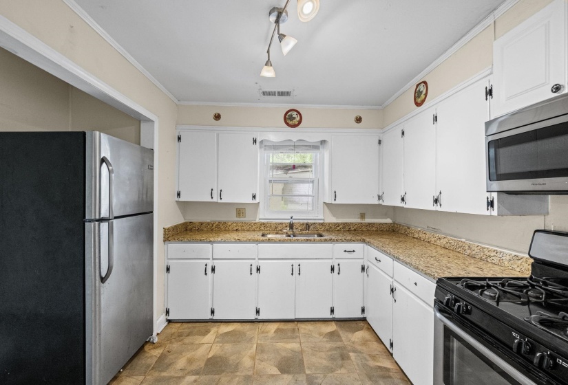 446 LENNANWOOD AVE, Covington, Tennessee 38019, 2 Bedrooms Bedrooms, 5 Rooms Rooms,1 BathroomBathrooms,Residential,For Sale,LENNANWOOD,10222478
