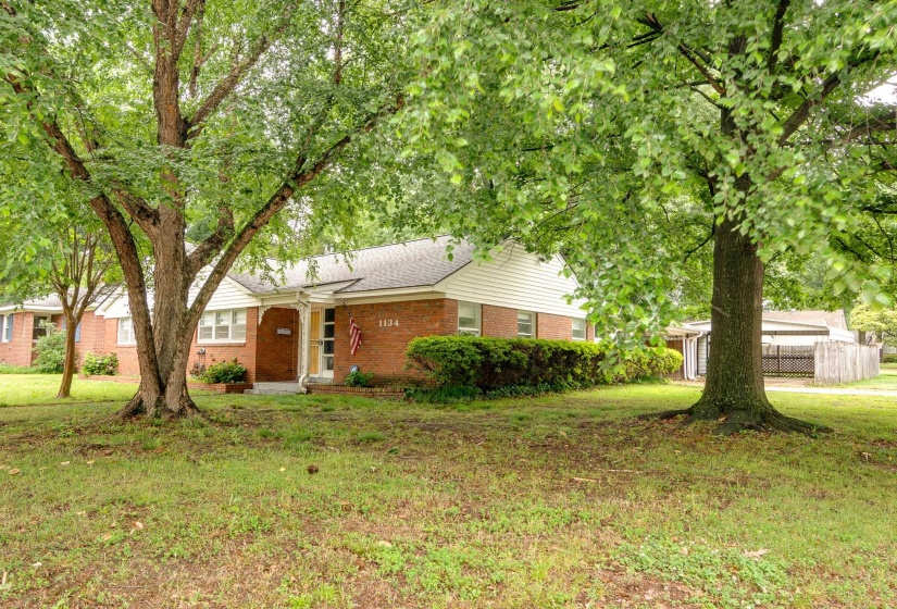 1134 DEARING RD, Memphis, Tennessee 38117, 3 Bedroom Bedrooms, 7 Room Rooms,2 BathroomBathrooms,Residential,For Sale,DEARING,0,10222482