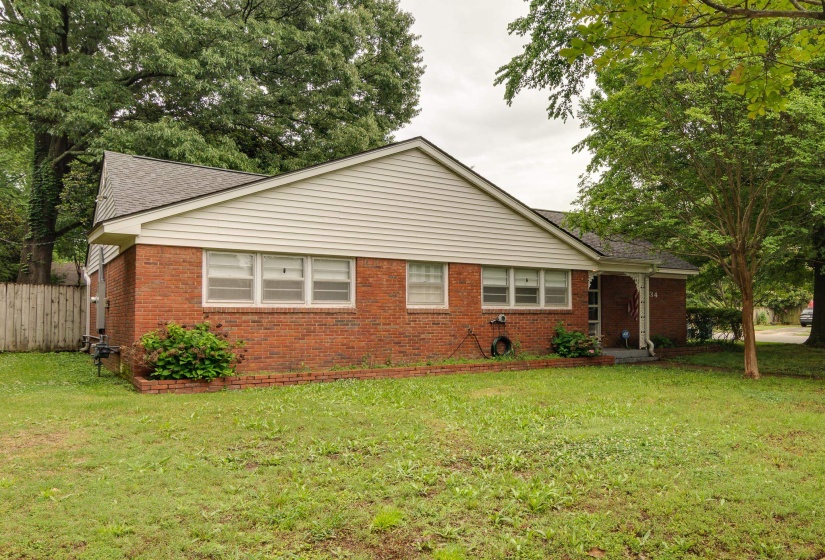 1134 DEARING RD, Memphis, Tennessee 38117, 3 Bedroom Bedrooms, 7 Room Rooms,2 BathroomBathrooms,Residential,For Sale,DEARING,0,10222482