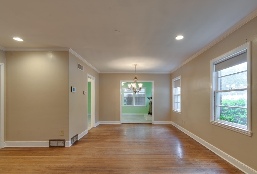 1134 DEARING RD, Memphis, Tennessee 38117, 3 Bedroom Bedrooms, 7 Room Rooms,2 BathroomBathrooms,Residential,For Sale,DEARING,0,10222482