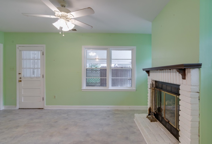 1134 DEARING RD, Memphis, Tennessee 38117, 3 Bedroom Bedrooms, 7 Room Rooms,2 BathroomBathrooms,Residential,For Sale,DEARING,0,10222482