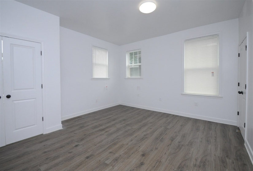 528 PARKWAY AVE, Memphis, Tennessee 38112, 2 Bedrooms Bedrooms, 4 Rooms Rooms,2 BathroomsBathrooms,Rental Properties,For Sale,PARKWAY,10222507