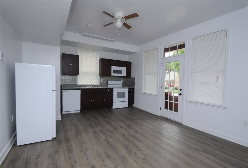 528 PARKWAY AVE, Memphis, Tennessee 38112, 2 Bedrooms Bedrooms, 4 Rooms Rooms,2 BathroomsBathrooms,Rental Properties,For Sale,PARKWAY,10222507