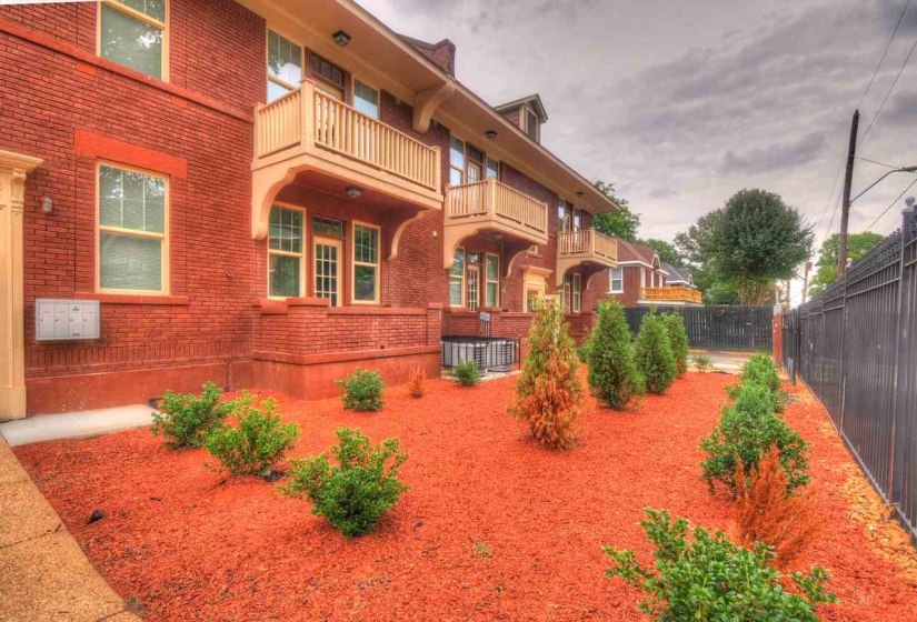 528 PARKWAY AVE, Memphis, Tennessee 38112, 2 Bedrooms Bedrooms, 4 Rooms Rooms,2 BathroomsBathrooms,Rental Properties,For Sale,PARKWAY,10222507