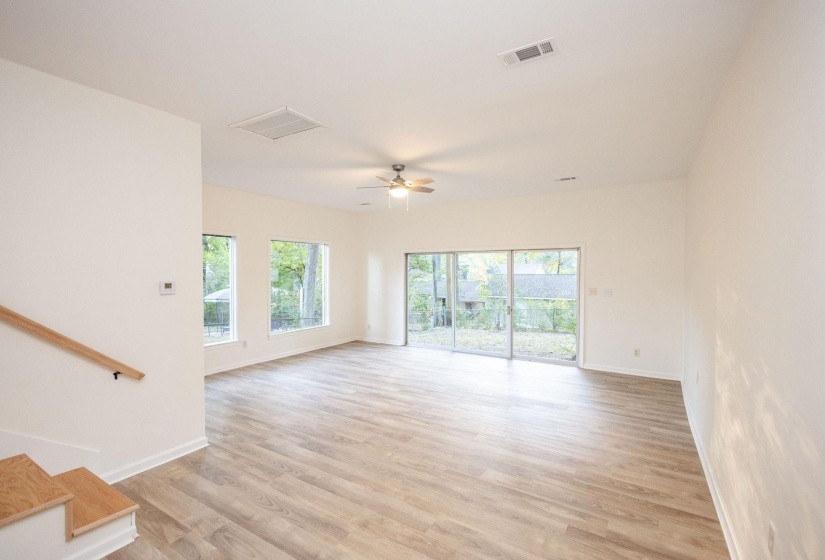 3217 JOSLYN ST, Memphis, Tennessee 38128, 5 Bedroom Bedrooms, 8 Room Rooms,3 BathroomBathrooms,Residential,For Sale,JOSLYN,0,10220907