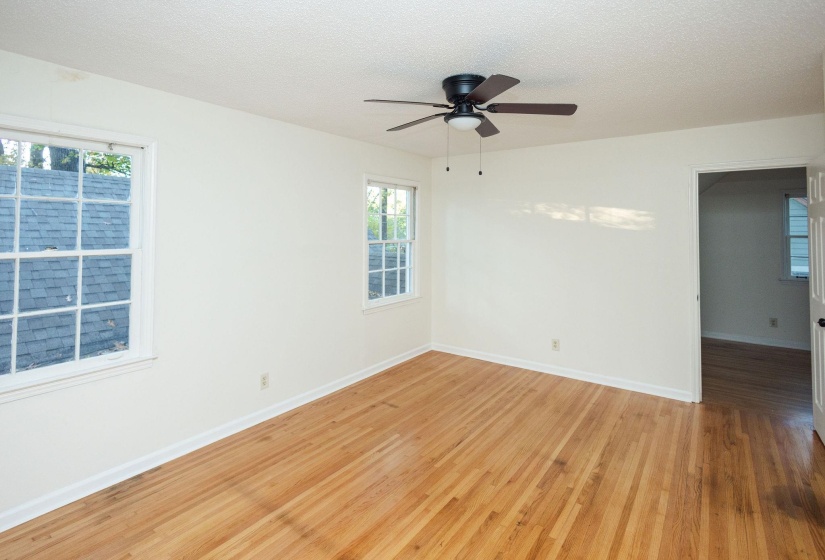 3217 JOSLYN ST, Memphis, Tennessee 38128, 5 Bedroom Bedrooms, 8 Room Rooms,3 BathroomBathrooms,Residential,For Sale,JOSLYN,0,10220907