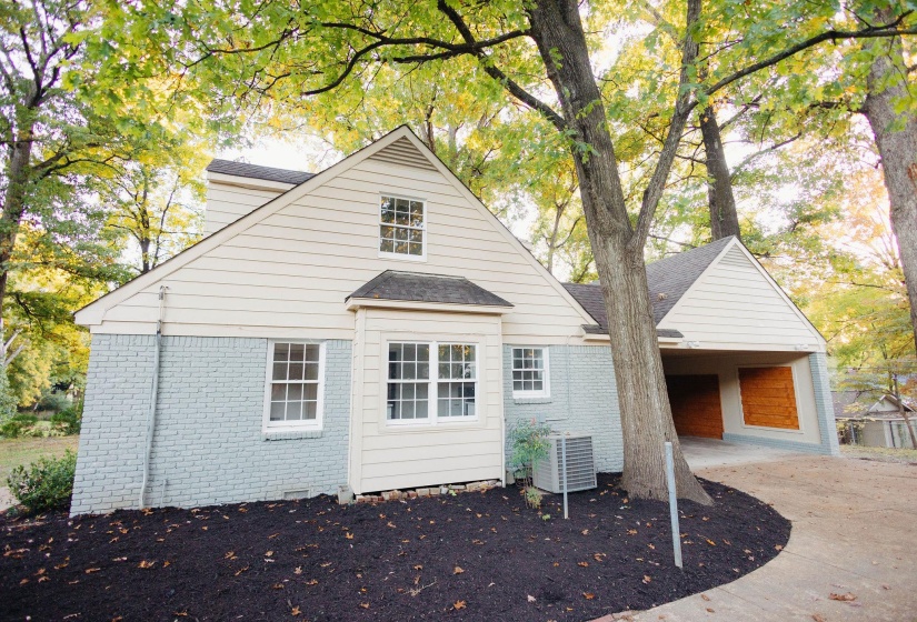 3217 JOSLYN ST, Memphis, Tennessee 38128, 5 Bedroom Bedrooms, 8 Room Rooms,3 BathroomBathrooms,Residential,For Sale,JOSLYN,0,10220907