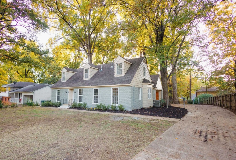 3217 JOSLYN ST, Memphis, Tennessee 38128, 5 Bedroom Bedrooms, 8 Room Rooms,3 BathroomBathrooms,Residential,For Sale,JOSLYN,0,10220907