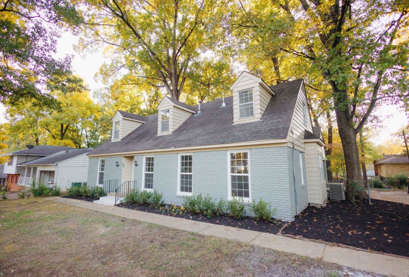 3217 JOSLYN ST, Memphis, Tennessee 38128, 5 Bedroom Bedrooms, 8 Room Rooms,3 BathroomBathrooms,Residential,For Sale,JOSLYN,0,10220907