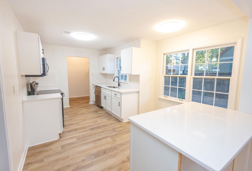 3217 JOSLYN ST, Memphis, Tennessee 38128, 5 Bedroom Bedrooms, 8 Room Rooms,3 BathroomBathrooms,Residential,For Sale,JOSLYN,0,10220907