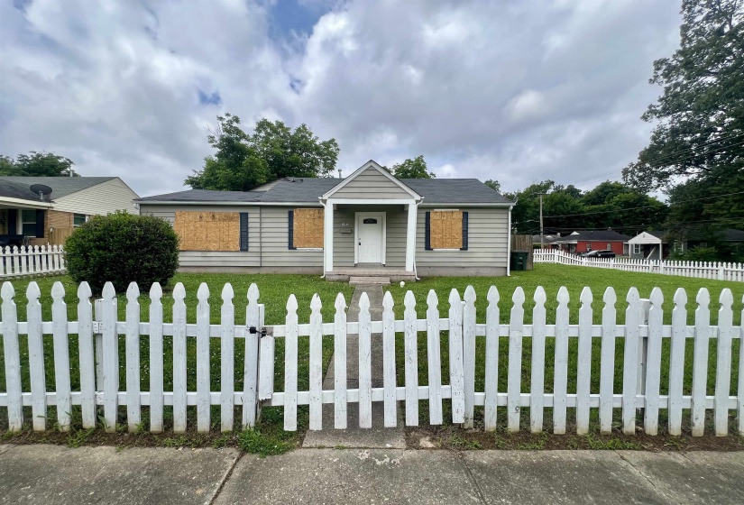 1491 DALLAS ST, Memphis, Tennessee 38114, 4 Bedroom Bedrooms, 6 Room Rooms,2 BathroomBathrooms,Residential,For Sale,DALLAS,0,10222493