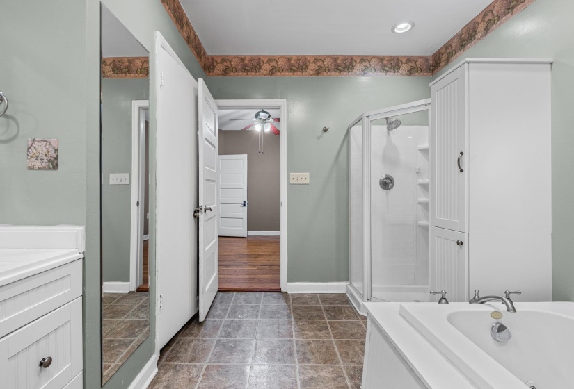 689 TANGLEWOOD ST, Memphis, Tennessee 38104, 3 Bedrooms Bedrooms, 7 Rooms Rooms,2 BathroomsBathrooms,Residential,For Sale,TANGLEWOOD,10222498