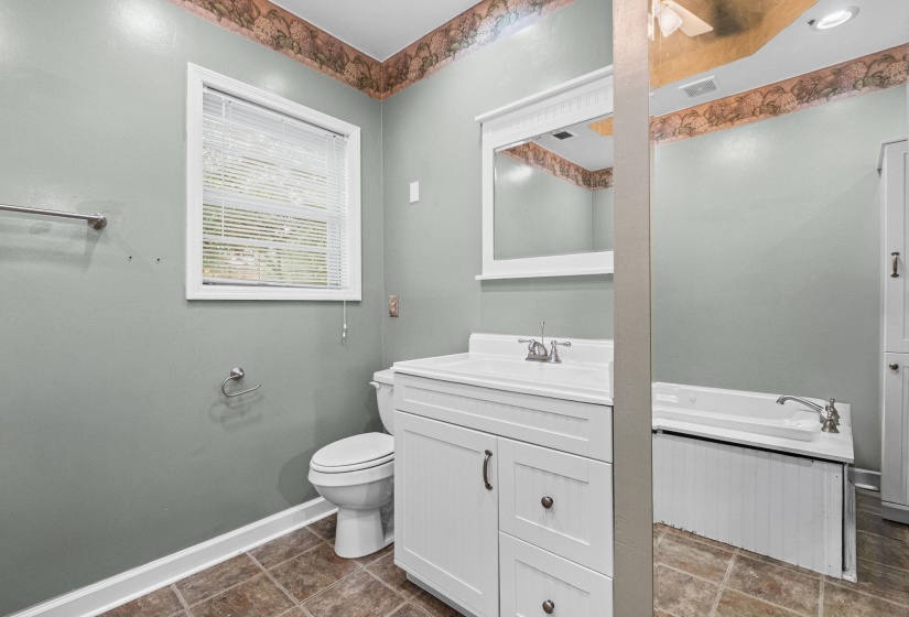 689 TANGLEWOOD ST, Memphis, Tennessee 38104, 3 Bedrooms Bedrooms, 7 Rooms Rooms,2 BathroomsBathrooms,Residential,For Sale,TANGLEWOOD,10222498