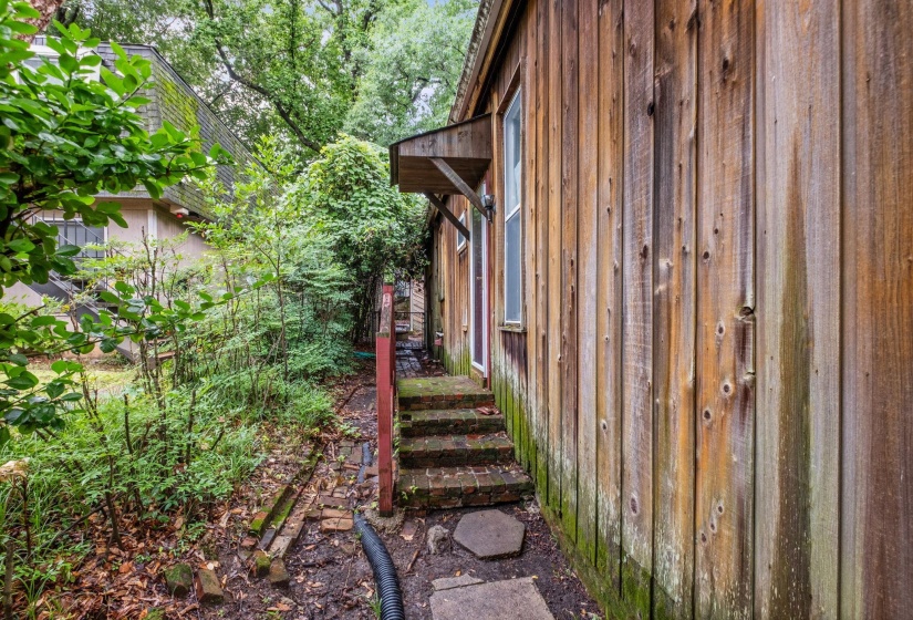 689 TANGLEWOOD ST, Memphis, Tennessee 38104, 3 Bedrooms Bedrooms, 7 Rooms Rooms,2 BathroomsBathrooms,Residential,For Sale,TANGLEWOOD,10222498
