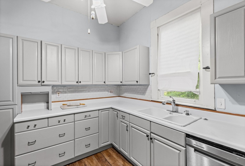 689 TANGLEWOOD ST, Memphis, Tennessee 38104, 3 Bedrooms Bedrooms, 7 Rooms Rooms,2 BathroomsBathrooms,Residential,For Sale,TANGLEWOOD,10222498