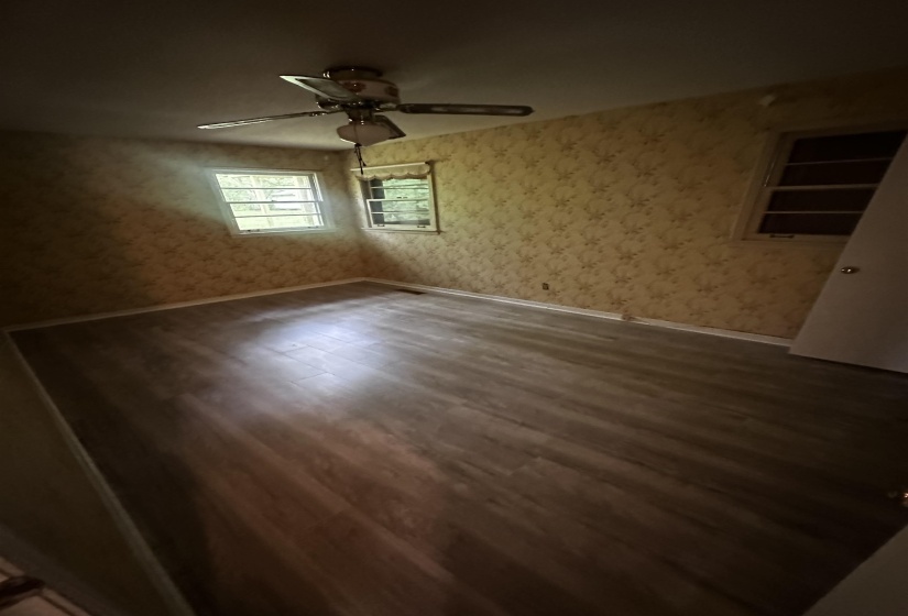 1865 BARTLETT AVE, Memphis, Tennessee 38134, 4 Bedrooms Bedrooms, 8 Rooms Rooms,2.1 BathroomsBathrooms,Residential,For Sale,BARTLETT,10222502