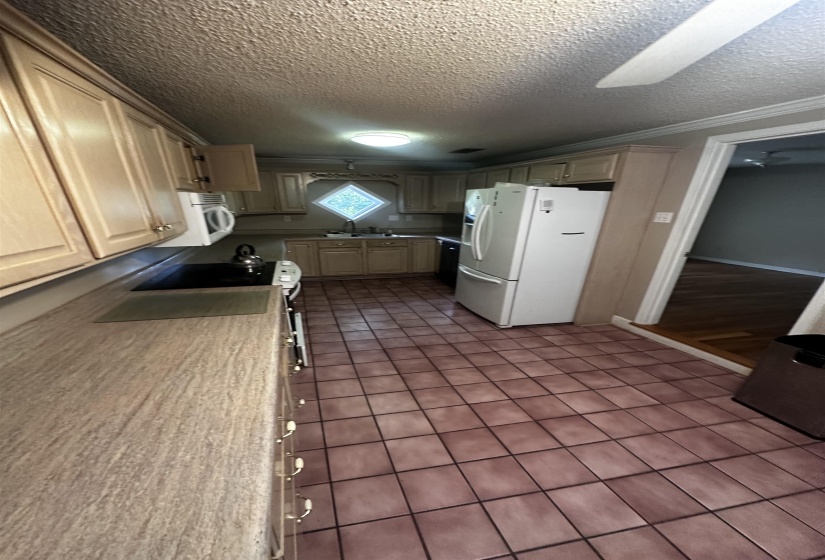 1865 BARTLETT AVE, Memphis, Tennessee 38134, 4 Bedrooms Bedrooms, 8 Rooms Rooms,2.1 BathroomsBathrooms,Residential,For Sale,BARTLETT,10222502
