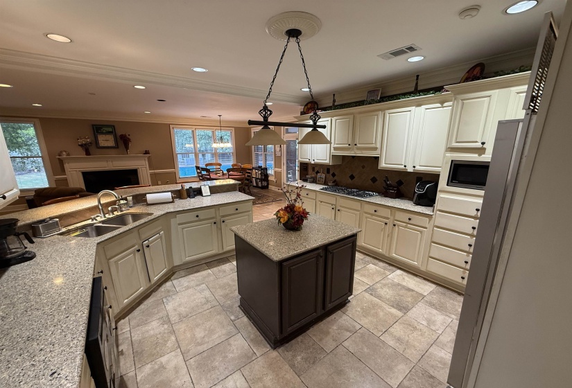 9551 FOX HILL CIR, Germantown, Tennessee 38139, 5 Bedrooms Bedrooms, 11 Rooms Rooms,5 BathroomsBathrooms,Residential,For Sale,FOX HILL,10222511