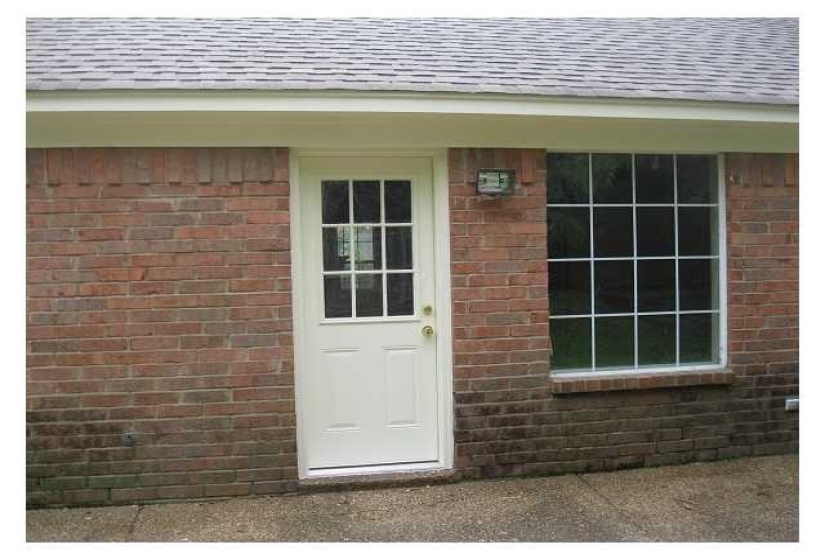 9274 CHARLY HILL LN, Memphis, Tennessee 38016, 3 Bedrooms Bedrooms, 5 Rooms Rooms,2 BathroomsBathrooms,Rental Properties,For Sale,CHARLY HILL,10222548