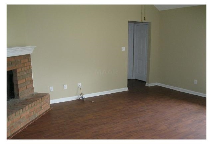 9274 CHARLY HILL LN, Memphis, Tennessee 38016, 3 Bedrooms Bedrooms, 5 Rooms Rooms,2 BathroomsBathrooms,Rental Properties,For Sale,CHARLY HILL,10222548