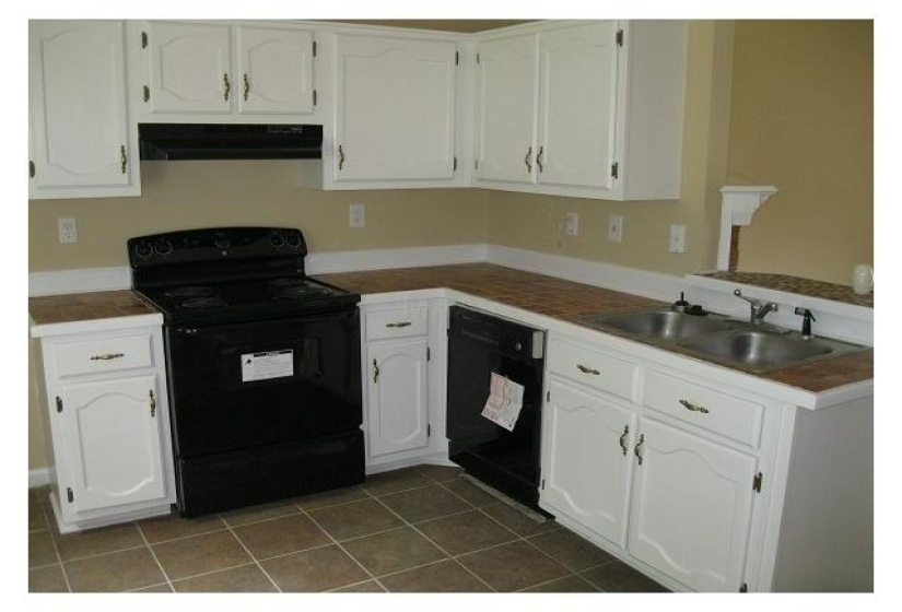 9274 CHARLY HILL LN, Memphis, Tennessee 38016, 3 Bedrooms Bedrooms, 5 Rooms Rooms,2 BathroomsBathrooms,Rental Properties,For Sale,CHARLY HILL,10222548