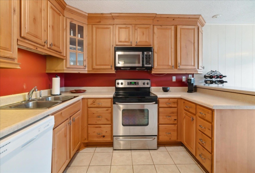 435 HIGHLAND ST, Memphis, Tennessee 38122, 3 Bedroom Bedrooms, 6 Room Rooms,2.1 BathroomBathrooms,Residential,For Sale,HIGHLAND,0,10218734