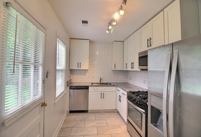 4264 EASTERN CV, Memphis, Tennessee 38122, 3 Bedrooms Bedrooms, 6 Rooms Rooms,1 BathroomBathrooms,Residential,For Sale,EASTERN,10222531