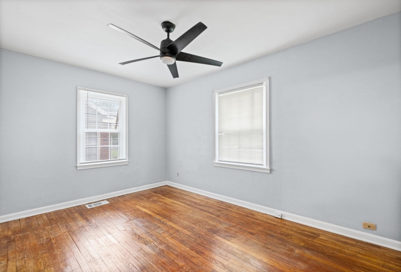 3280 CARNES AVE, Memphis, Tennessee 38111, 4 Bedroom Bedrooms, 7 Room Rooms,2.1 BathroomBathrooms,Residential,For Sale,CARNES,0,10222539