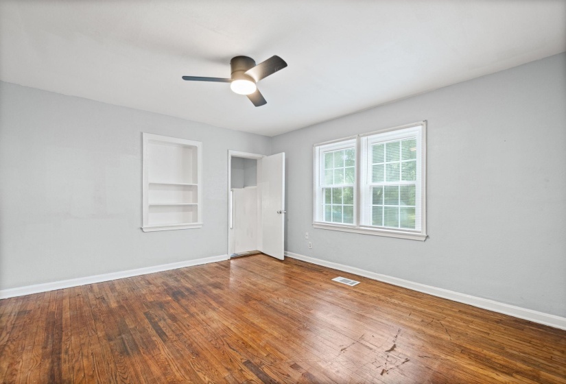3280 CARNES AVE, Memphis, Tennessee 38111, 4 Bedroom Bedrooms, 7 Room Rooms,2.1 BathroomBathrooms,Residential,For Sale,CARNES,0,10222539