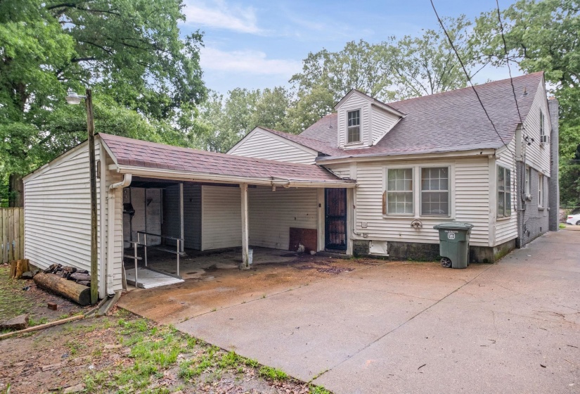 3280 CARNES AVE, Memphis, Tennessee 38111, 4 Bedroom Bedrooms, 7 Room Rooms,2.1 BathroomBathrooms,Residential,For Sale,CARNES,0,10222539