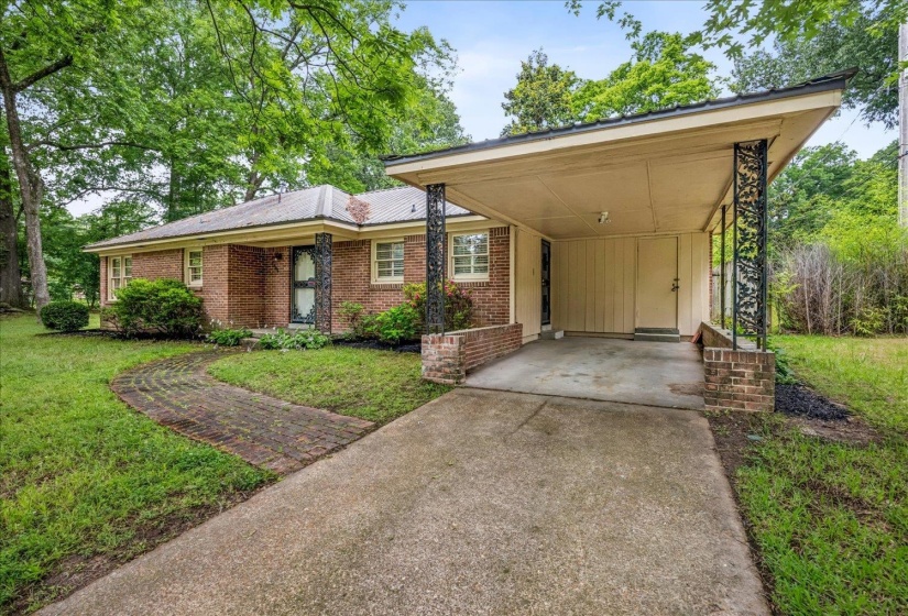 4596 CROSSOVER LN, Memphis, Tennessee 38117, 3 Bedroom Bedrooms, 6 Room Rooms,2 BathroomBathrooms,Residential,For Sale,CROSSOVER,0,10222541
