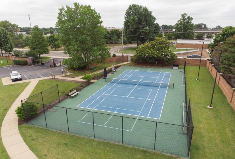717 RIVERSIDE DR, Memphis, Tennessee 38103, 3 Bedroom Bedrooms, 7 Room Rooms,2.1 BathroomBathrooms,Residential,For Sale,RIVERSIDE,0,10222542